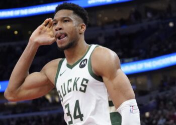 Shai Gilgeous-Alexander, Giannis Antetokounmpo Share Heated Moment After Canada-Greece Battle