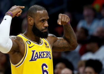 Stephen Marbury reacts to LeBron James ignoring him during the Olympics