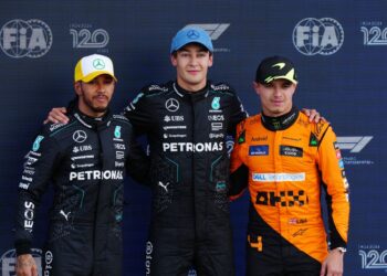 BREAKING NEWS: Lewis Hamilton and George Russell suffering Severe borderline heatstroke at Singapore…