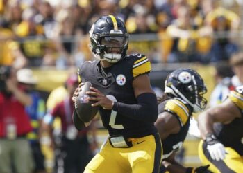 Justin Fields shines as the Steelers move to 3-0 with a …