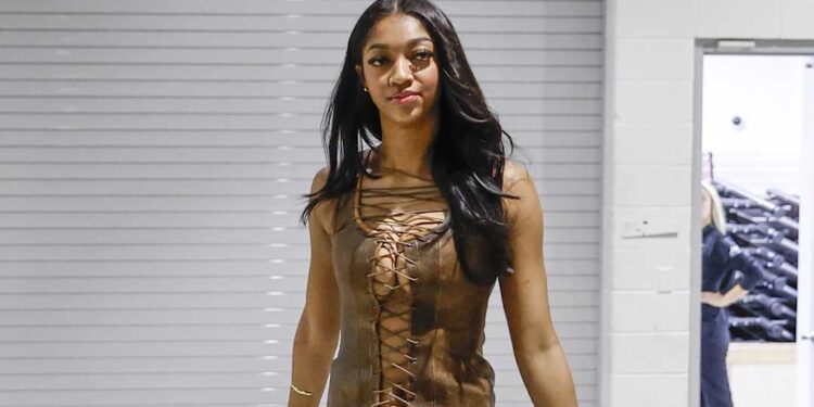 Angel Reese, Latto, and Mariah the Scientist unite for an epic selfie.