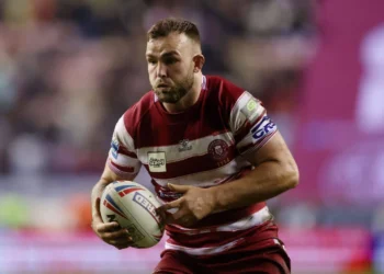 Wigan assistant manager The controversial team pick of Salford Red Devils is addressed by Kaide Ellis.