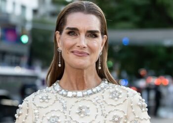 Brooke Shields stuns in dress that her mother once wore to meet the Queen