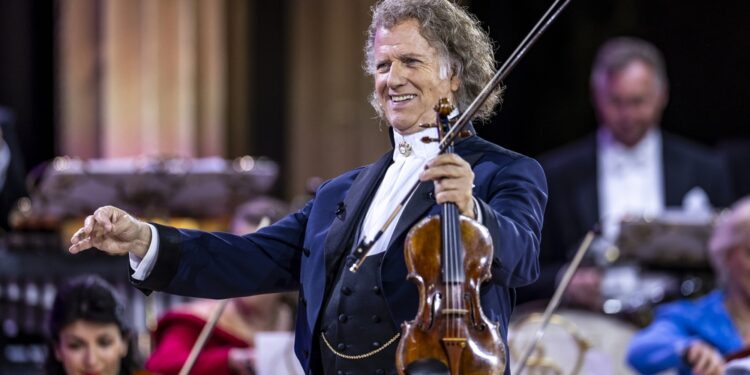 Violin virtuoso André Rieu to make a spectacular return to Budapest