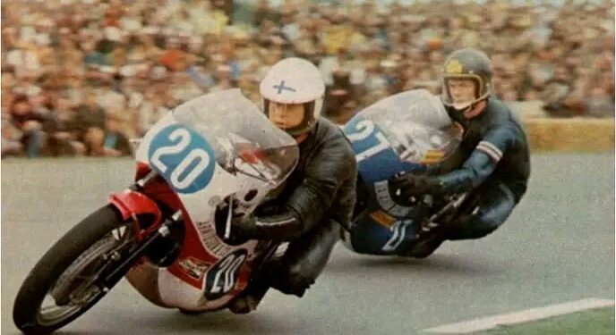Assen 1971: Jarno Saarinen 🇫🇮 and Theo Bult 🇱🇺 Shine in Historic Battle