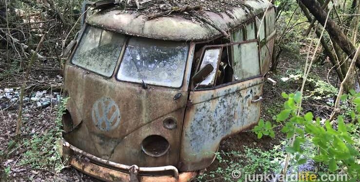Lost in Time: Rare VW Type 2 Discovered in Barn Find Treasure