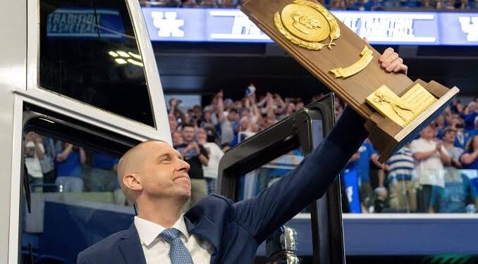 Remarkable Recognition:Kentucky wildcats basketball Mark Pope receives unique basketball award Worth…