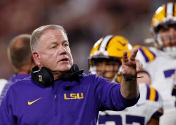 JUST IN : coach Brian Kelly finally announce consideration of a new quarterback…….Read more