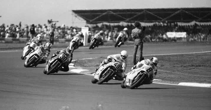 Thrilling Showdown at the 1981 British 500cc GP: Agostini, Sheene, and Roberts Light Up Silverstone