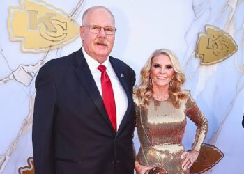 Shocking Turn of Events: Kansas City Chiefs Coach Andy Reid Divorces Wife After 40 Years of Marriage Just because of… read more
