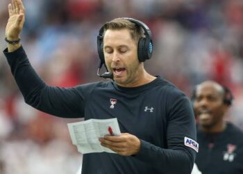 Breaking: CARDINALS MADE A BIG SIGNING! Minnesota Vikings Win Bidding war against rivals by signing Seahawks QB in a blockbuster deal worth……see details