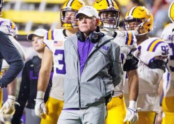 Breaking: LSU TIGERS MADE A BIG SIGNING! ALABAMA CRIMSON Win Bidding War against rivals by signing Florida Gators Quarterback in a blockbuster deal worth……see details