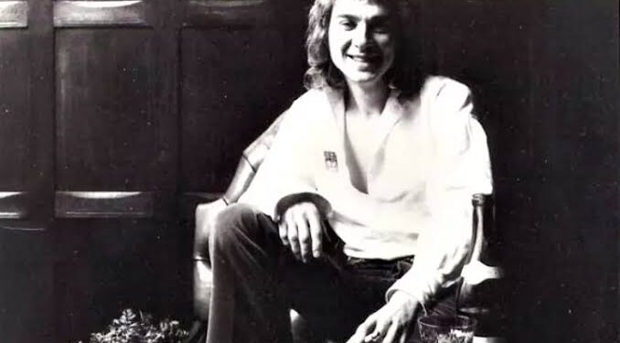 Peter Sinfield, King Crimson’s Creative Visionary and Original Lyricist, Dies at 81