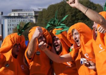 Jannik Sinner’s ‘Carota Boys’ Bring the Energy to Melbourne Park