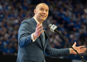 Congratulations: Kentucky wildcats Mark Pope Signed a huge contract worth $500 Million with ESPN as the First NBA Player Ever Became the fist to….