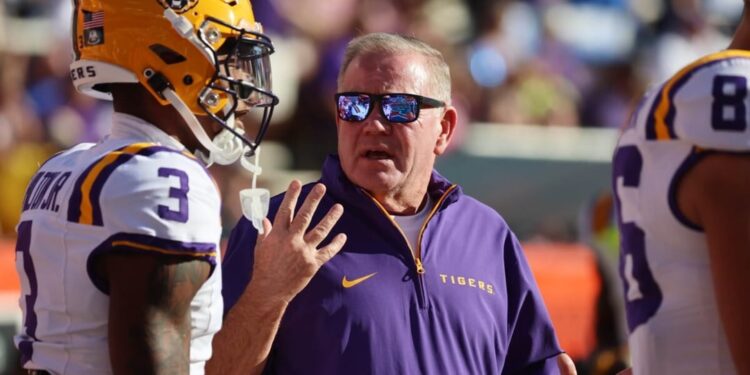 BREAKING: LSU Tigers WR Shocks Fans By Departing After Heated Rift With Head Coach Brian Kelly.