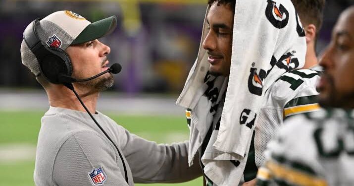 Just In: Jordan Love has heated conversation with Coach Matt LaFleur as he’s removed from…….Read more
