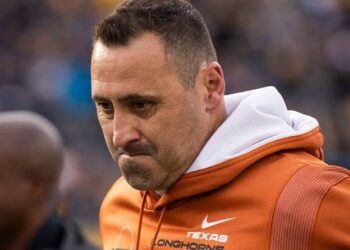 BREAKING: “This is the end of me”. Kentucky Texas Longhorn Coach SteveSarkisian love in tears as he announces three-year deal, valued at approximately $790.5… read more