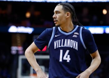 Breaking: Former Kentucky Star Re-Signs: Big Blue Nation Cheers $128M Deal at New School…read more