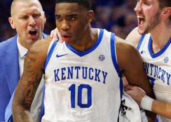 Sadly: Brandon Garrison and Andrew Carr has heated conversation with Coach Mark Pope as they have been removed from…….Read more