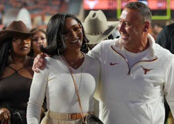 Joyful News!!!: Steve Sarkisian  Rejoices as His Wife Overcomes… Read more