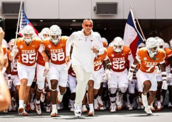 Breaking: Longhorns Made a Big Signing! Texas Longhorns Set To Win Bidding War against Ohio by signing Clemson QB in a blockbuster deal worth……see details