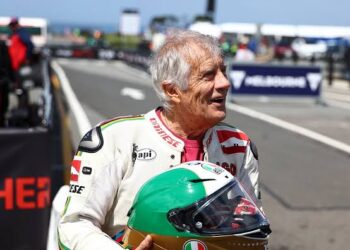 Giacomo Agostini’s Farewell Ride: A Hero Racing Against Time… read more
