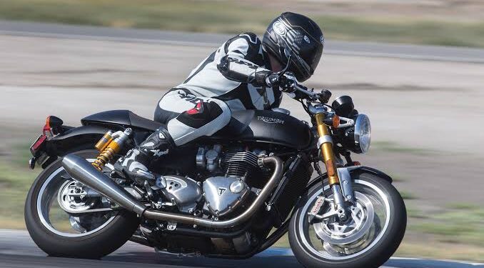 Tragedy at Thruxton: Reliving the King of Thruxton Meeting 1985 in Color…read more