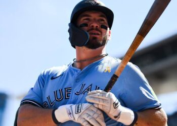 A Bold Move in a Time of Crisis : Kansas City Royals Propose $139.5 Million Trade for New Pirates Former First Baseman Spencer Horwitz in…..