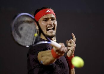 Thrilling Showdown: Alexander Zverev Shines Bright, Tennis Star Leading Country to Victory in!…