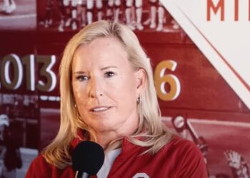 BREAKING: “This is the end of me”. Oklahoma Sooner Softball Coach Patty Gasso love in tears as She announces…see more