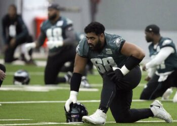 Jordan Mailata Makes History as First Australian to Win Super Bowl: A Journey from Rugby Fields to NFL Glory