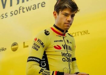 Wout van Aert ligt onder serieus onderzoek nadat hij ervan beschuldigd is weddenschappen te hebben geplaatst, wat een schending is van de regels rond sportintegriteit. Als hij schuldig wordt bevonden, kan hij zware consequenties tegemoetzien.