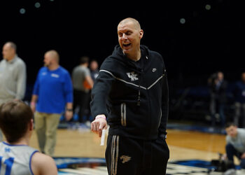 Kentucky men’s basketball head coach Mark Pope has officially announced the return of his popular Father/Son and Father/Daughter basketball camps for the summer of 2025.