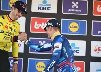 “Hij vertelde me eerlijk dat hij zijn energie doorheen het jaar wil volgen” – Serge Pauwels licht plannen toe voor Wout van Aert en Remco Evenepoel richting het WK