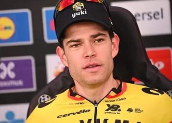 In een uiterst pijnlijke wending heeft de Belgische wielrenner Wout van Aert zich noodgedwongen moeten terugtrekken uit de Giro d’Italia 2025, slechts enkele dagen voor de start van de wedstrijd.