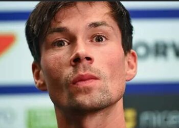 De spanningen lopen op in de wielerwereld nu Primož Roglič naar verluidt in aanvaring is gekomen met zijn voormalige coach Wout van Aert vanwege zijn keuze om zich te richten op de Giro d’Italia.