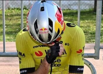 De Belgische wielerster Wout van Aert heeft fel uitgehaald naar critici na een uitdagend en door blessures geteisterd voorjaar. In een interview maakte Van Aert duidelijk dat hij weigert om…