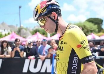 “Ik denk niet dat het realistisch is” – Sombere Wout van Aert sluit zichzelf uit voor etappe 5 van de Giro d’Italia 2025.