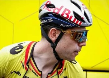 Paniekmoment in Giro: Van Aert wéét niet wat hij ziet