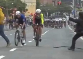 Wout van Aert met stomheid geslagen door protest tijdens Giro d’Italia