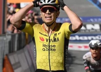 UCI-ranglijst Schudt Door Elkaar: Pogačar, Evenepoel, Roglič en Van der Poel Domineren Top 5, Van Aert Buiten Top 10😱