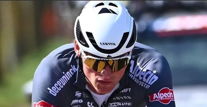 Na weer een miskleun: Merckx niet mals voor Van der Poel