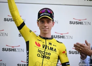 Matthew Brennan reageerde onlangs op de toenemende vergelijkingen tussen hemzelf en wielergrootheden Wout van Aert en Mark Cavendish. In een volwassen en nuchtere reactie zei Brennan:…