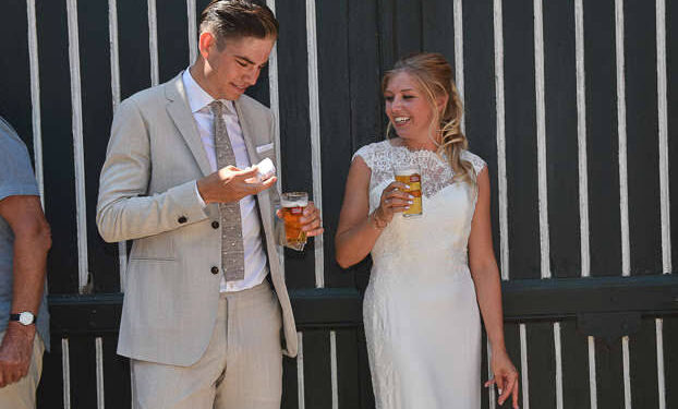 De Belgische wielerster Wout van Aert heeft zich uitgesproken over zijn diep persoonlijke beslissing om met zijn langdurige partner Sarah De Bie te trouwen in plaats van met iemand anders, en geeft daarmee een zeldzaam kijkje in zijn privéleven.