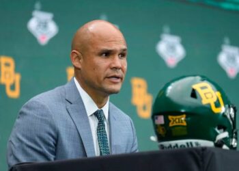 BREAKING:In a surprising turn of events, Baylor Bears head coach Dave Aranda has reportedly communicated that he is no longer interested in negotiating a contract extension with the university.
