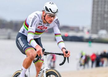 Breaking News:In verrassend nieuws dat veel wielerfans heeft teleurgesteld, wordt er gemeld dat de Nederlandse superster Mathieu van der Poel naar verluidt niet geïnteresseerd is in een contractverlenging van £10 miljoen bij Alpecin-Deceuninck
