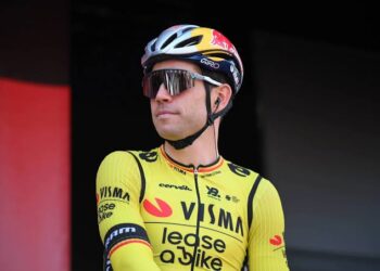 “Ik heb me enorm moeten aanpassen na de blessure,” gaf Van Aert toe. “Maar ik ben gemotiveerd als nooit tevoren. De Giro is iets bijzonders, en ik wil er helemaal klaar voor zijn om alles te geven.”