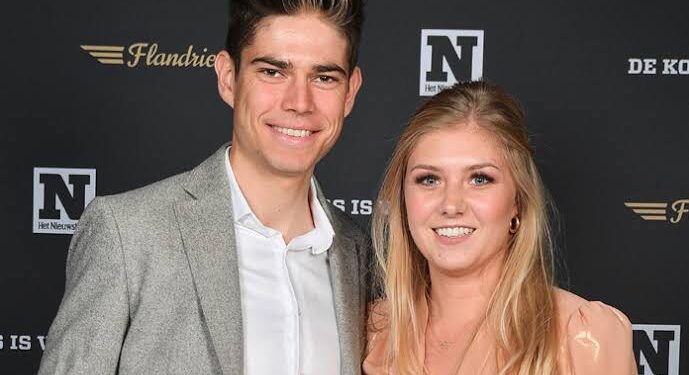 Wout van Aert en zijn vrouw kondigen vier weken zwangerschap aan vlak na de start van de Giro d’Italia