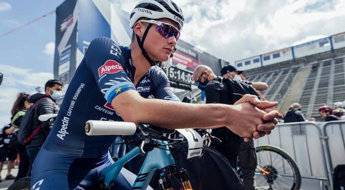 Breaking News:In een belangrijke ontwikkeling voor de wielerwereld heeft de Nederlandse wielersuperster Mathieu van der Poel zijn contract met Alpecin-Deceuninck verlengd tot…